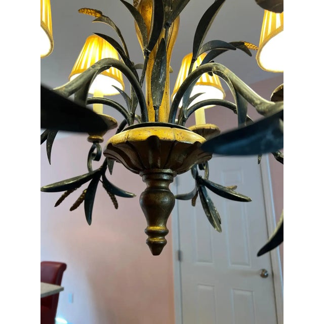 1960s Vintage Regency Tole Wheat Sheaf Chandelier in the Style of Currey and Company For Sale - Image 5 of 11