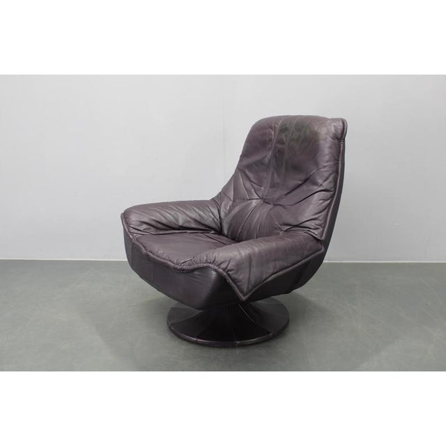 1980s Italian Dark Purple Leather Swivel Lounge Chair, 1980s For Sale - Image 5 of 18