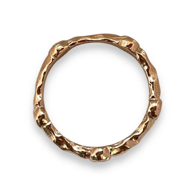 Early 21st Century Textured 18k Gold Ring With 1 Tcw Diamonds Size 6 For Sale - Image 5 of 7