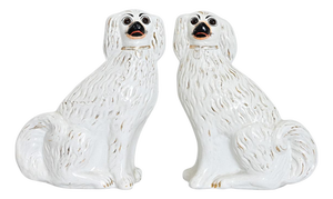 English 19th Century Pair of Staffordshire Dogs with Glass Eyes