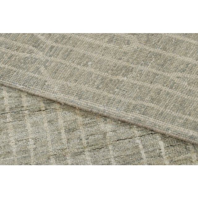 Rug & Kilim's Modern Abstract Rug in Luminous Sage and Ivory, Subtle Geometry For Sale In New York - Image 6 of 7