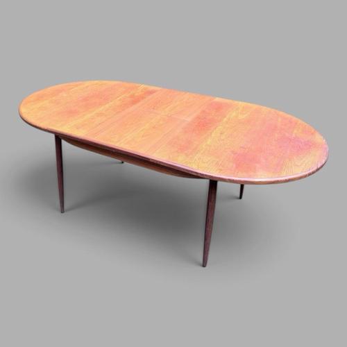 Brown Mid-Century Oval Extending Teak Dining Table from G-Plan For Sale - Image 8 of 9