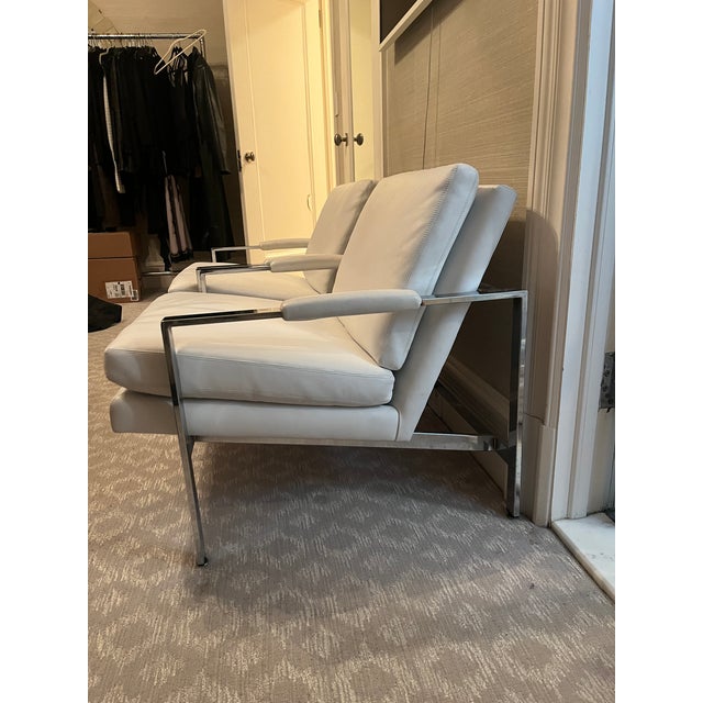 1960s Pair of Chrome Lounge Chairs in White Leather Attributed to Milo Baughman For Sale - Image 5 of 16