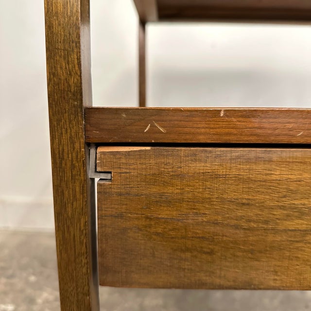 Mid Century Modern Paul McCobb for Calvin End Table For Sale - Image 9 of 12