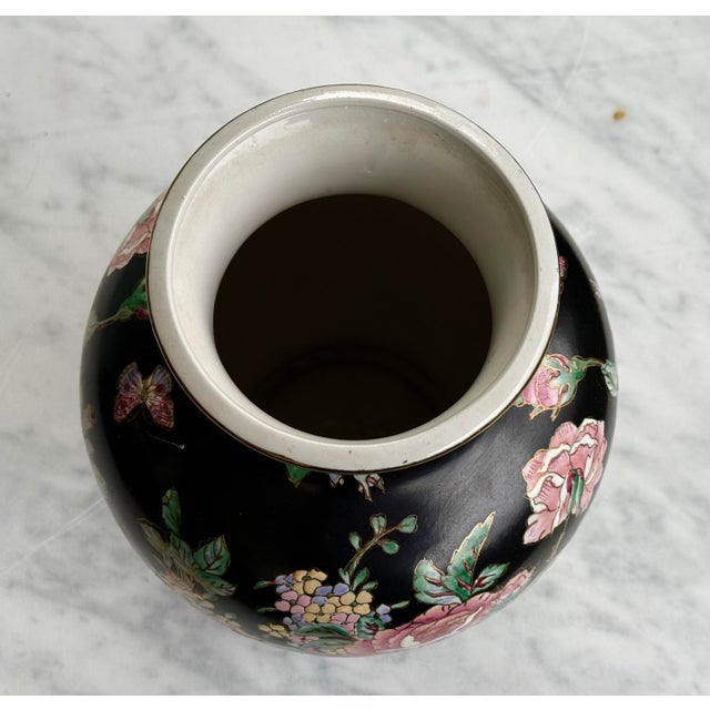 Chinoiserie Chinese Export Famille Noire Hand-Painted Floral Vase For Sale - Image 3 of 11