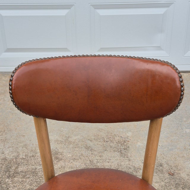 Mid-Century Modern MCM Chairmasters Atomic Style Walnut & Cognac Naughahyde Side Desk Accent Chair For Sale - Image 3 of 14