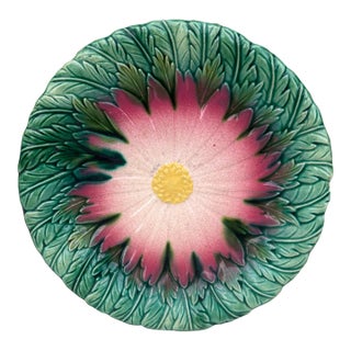 French Majolica Daisy Plate Orchies, Circa 1890 For Sale