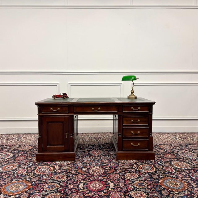 Classic and Elegant | Antique desks in English, Classic and Chesterfield style. This beautiful Desk is the eye catcher for...