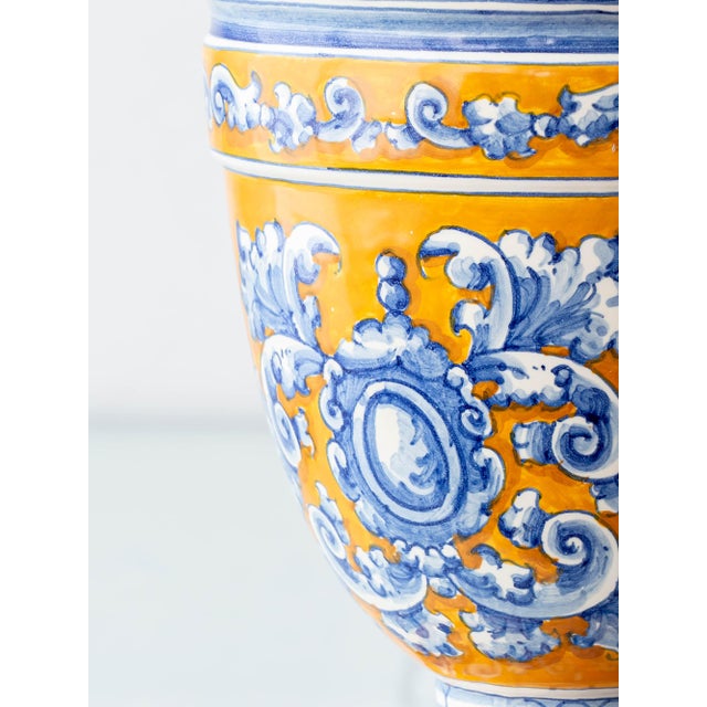 Vintage Talavera Pottery Table Lamp in Spanish Majolica with New Silk Lampshade For Sale - Image 13 of 15