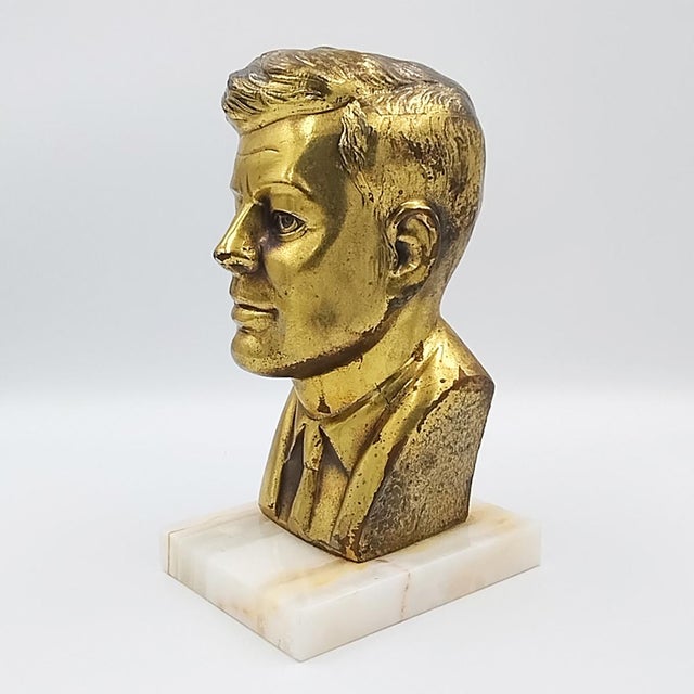 Mid-Century Modern 1960s John F. Kennedy JFK Bust Sculpture in Bronze and Marble. Made in Usa For Sale - Image 3 of 7