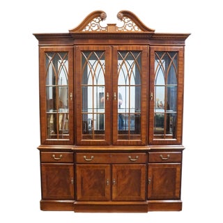 Ethan Allen 18th Century Mahogany Collection 70" Pierced Wood Pediment Lighted Display China Cabinet 22-6549 For Sale