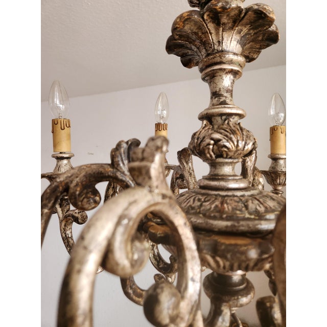 Vintage Louis XV Silvered Hand-Painted Carved Wood Eight-Arm Chandelier with Floral Motifs, Italy, 1920s For Sale - Image 18 of 18