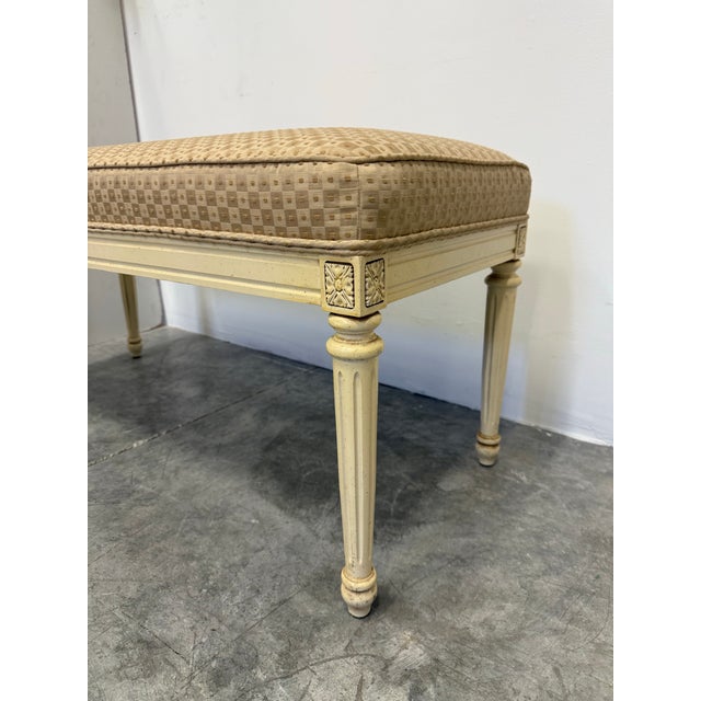 1960's Hollywood Regency Upholstered Wood Bench For Sale In Miami - Image 6 of 8