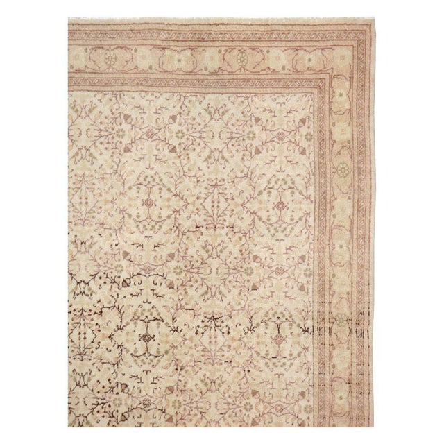 Galerie Shabab Collection Mid-20th Century Handmade Turkish Sivas Accent Rug For Sale - Image 4 of 9