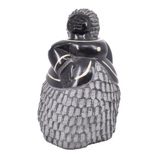 Early 20th Century Shona Stone Woman Sculpture In The Style of Colleen For Sale