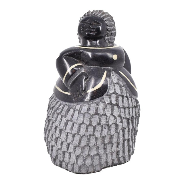 Early 20th Century Shona Stone Woman Sculpture In The Style of Colleen For Sale