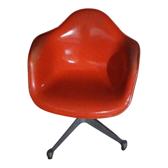 1971 Eames for Herman Miller Orange Fiberglass Armchair Swivel Contract Base For Sale