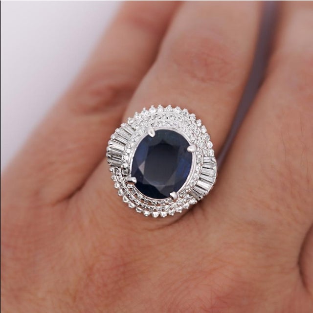 Art Deco Gia Certified 6.75 Carat Oval Blue Sapphire and Diamond Ballerina Ring Size 7 For Sale - Image 3 of 9