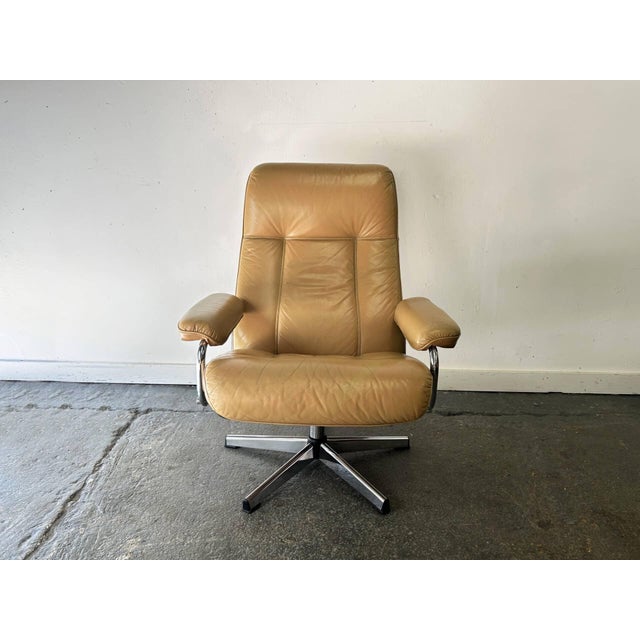 1960s Mid-Century Scandinavian Leather Reclining Lounge Chair with Chrome Frame, 1970s For Sale - Image 5 of 10