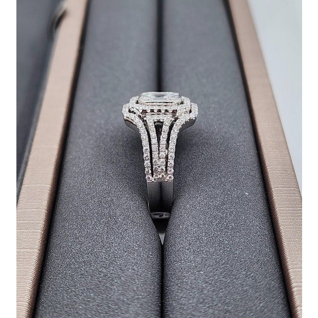 2.15 Ct Diamond Cluster Ring, Size 7 For Sale In Chicago - Image 6 of 9