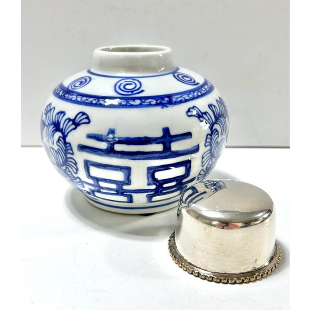 Metal Vintage Blue & White Chinoiserie Porcelain Tea Jar With Metal Lid For Sale - Image 7 of 7