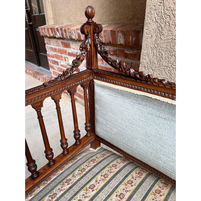 Wood Antique English Chaise Lounge Bench Victorian Hall Seat Carved Walnut C1880 For Sale - Image 7 of 18