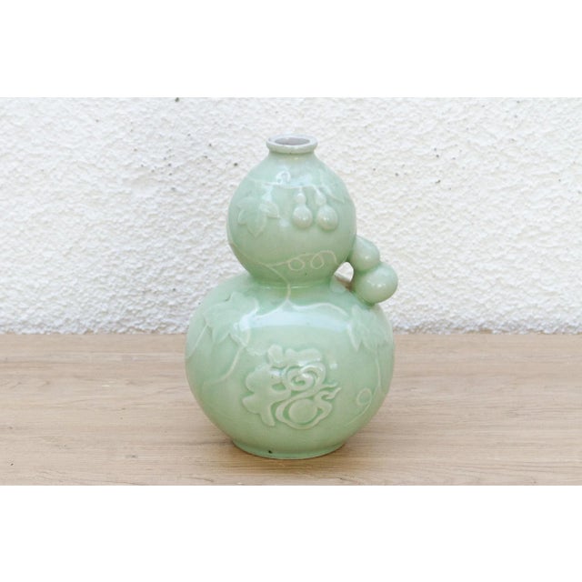19th Century Qing Dynasty Chinese Gourd Celadon Vase For Sale - Image 5 of 8