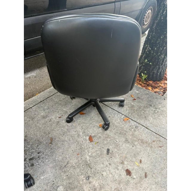 Vecta Litho Usa Set of 4 Used Black Leather Executive Swivel Office Chair For Sale - Image 4 of 8