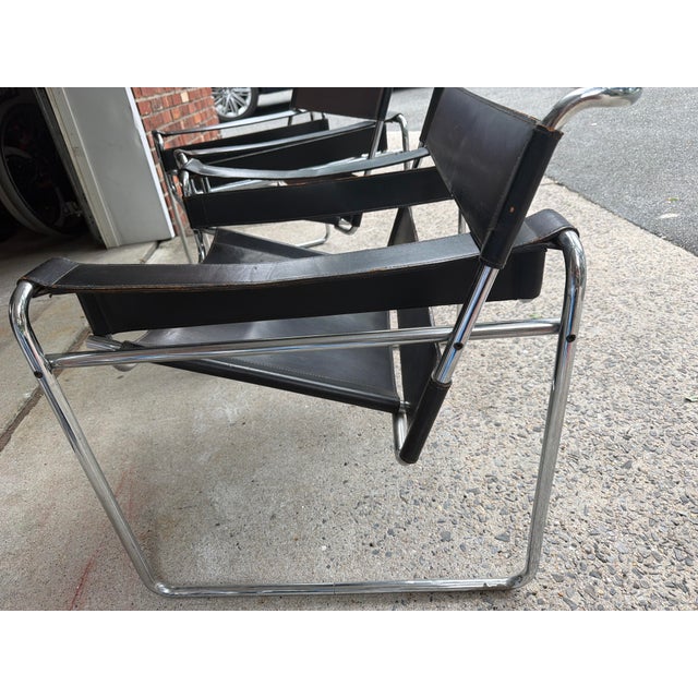 1980s Pair of Vintage Italian Black Leather & Chrome Wassily-Style Lounge Chairs For Sale - Image 5 of 8