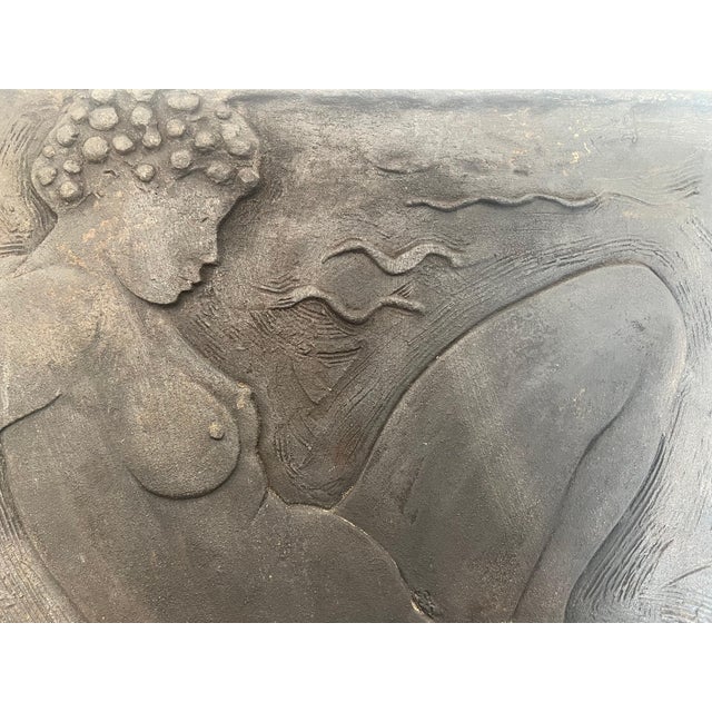 Cast iron fireback depicting a naked woman signed Bonnefoit, 1987 For Sale - Image 9 of 12