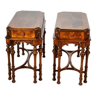 1900s Antique William & Mary Walnut & Burl Walnut Pair Nightstands / Side Tables For Sale
