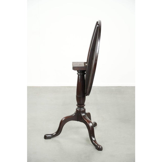 Round Antique English Tilt-Top Table/Side Table from the Early 19th Century with a Patina. For Sale - Image 4 of 15