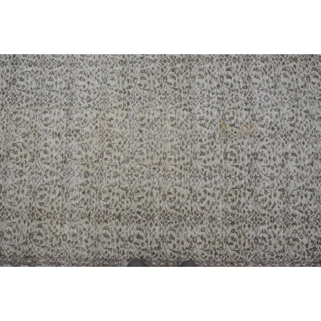 Textile 1960s Handmade Abstract Design Wool Turkish Area Rug For Sale - Image 7 of 11