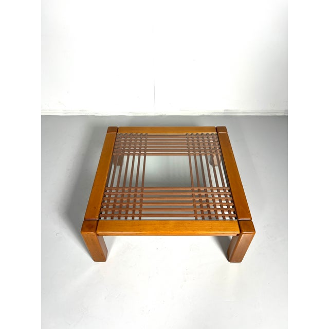 Wood Mid-Century Modern Coffee Table in Wood and Glass For Sale - Image 7 of 7