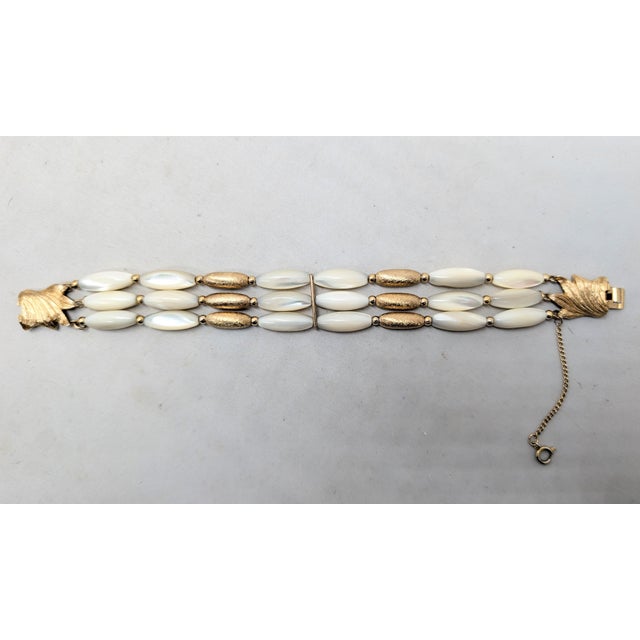 1960s Vintage Signed Napier Goldtone Mother-of-Pearl Beaded Bracelet For Sale - Image 5 of 9