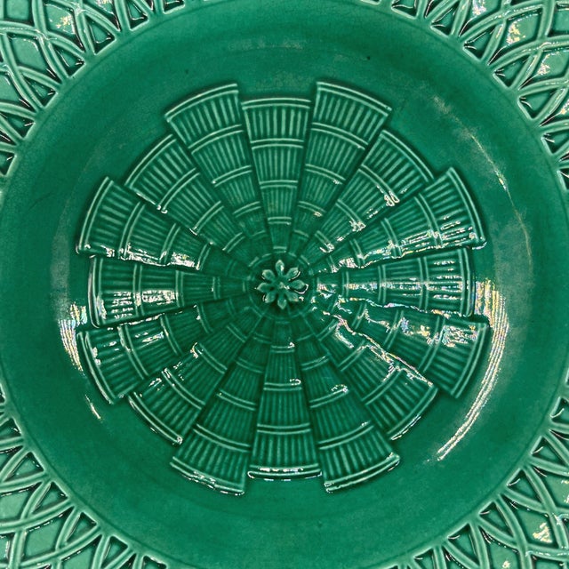 19th Century English Minton Majolica Émail Ombrant Lattice Green Plate For Sale - Image 4 of 8