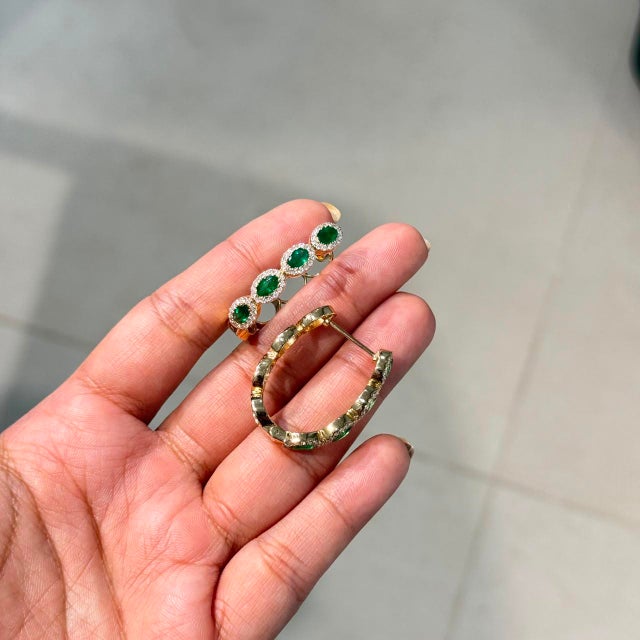 Art Deco 14k Gold 1.7ct Natural Emerald & Diamond Halo Art Deco Hoop Earrings- 2 Pieces For Sale - Image 3 of 18