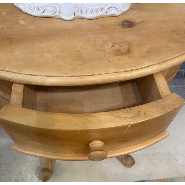 Vintage Oval Accent Table With Cabriole Legs For Sale In Los Angeles - Image 6 of 6