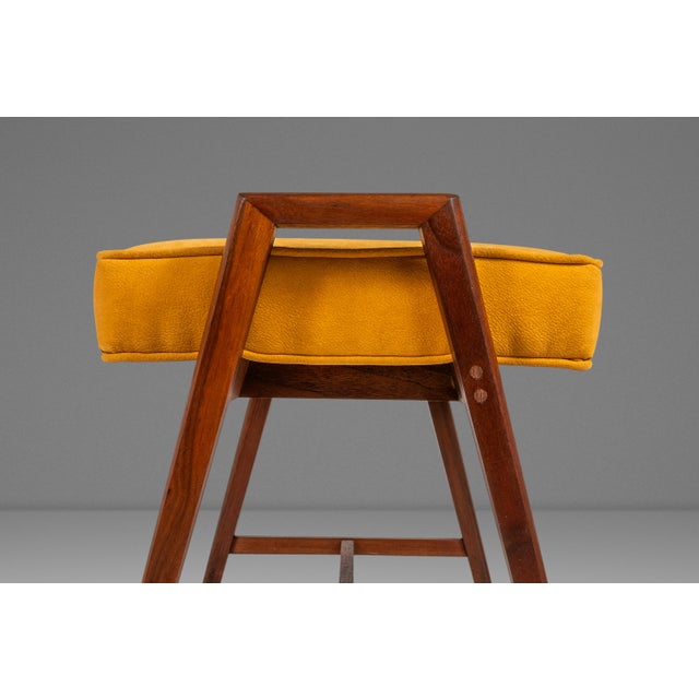 Original Piano Bench in Walnut & Velour for the Baldwin Acrosonic Spinet Piano by Manual Arts, Usa, C. 1960s For Sale - Image 9 of 18