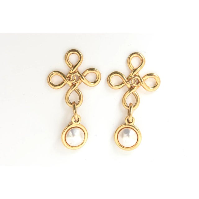 Modern Vintage 1993 Chanel Gold Plated and Faux Pearl Clip on Dangle Earrings With CC's For Sale - Image 3 of 7