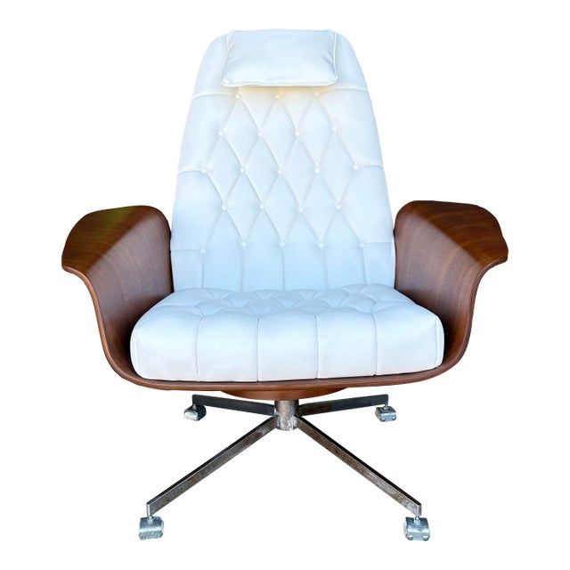 Mid Century Modern Plycraft Style Lounge Mr. Chair Newly Upholstered in White Leather For Sale