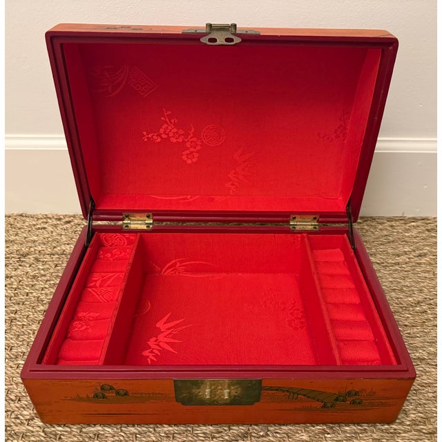 Vintage Chinoiserie Cinnabar Box For Sale In Miami - Image 6 of 12