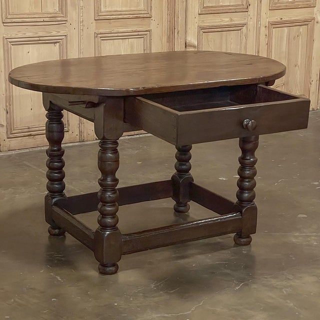 Early 18th Century French Louis XIII Solid Oak End Table For Sale In Dallas - Image 6 of 18