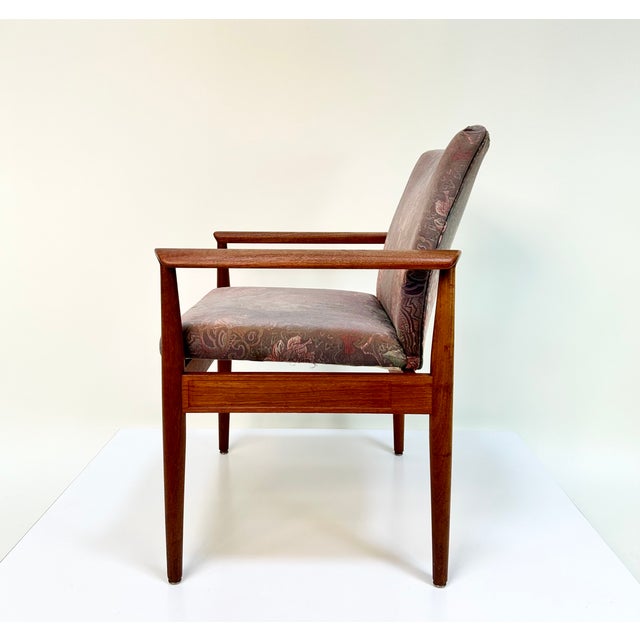 Finn Juhl Danish Diplomat Armchair Model Fd 209 in Teakwood by Finn Juhl for France & Søn, 1960s For Sale - Image 4 of 15