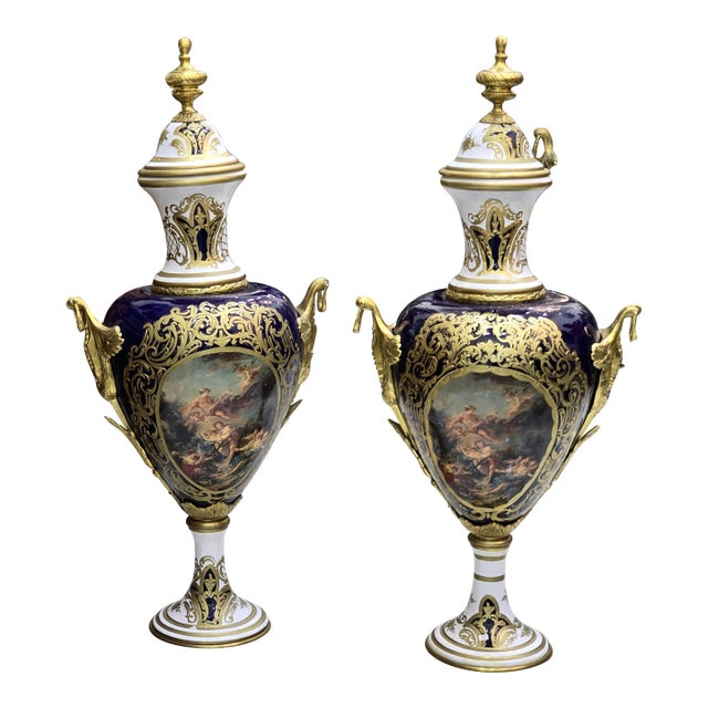 Blue and White Porcelain Vase With Gold Leaf Details – French Style Ornate Decorative Vase For Sale