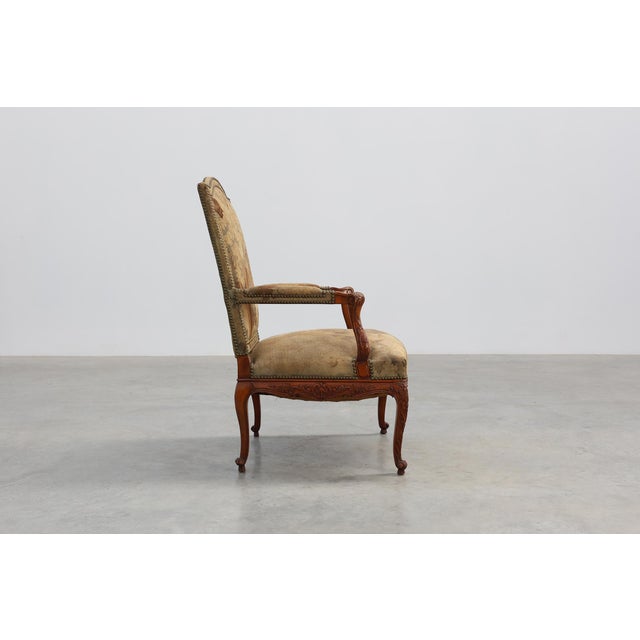 Louis XV Carved Walnut Armchair with Needlepoint Upholstery, France, 1900 For Sale - Image 4 of 18