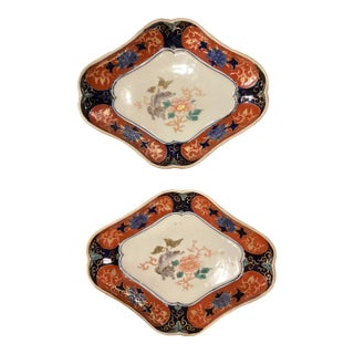 Mid 19th Century Pair of Japanese Imari Lozenge (Diamond) Shaped Plates. For Sale