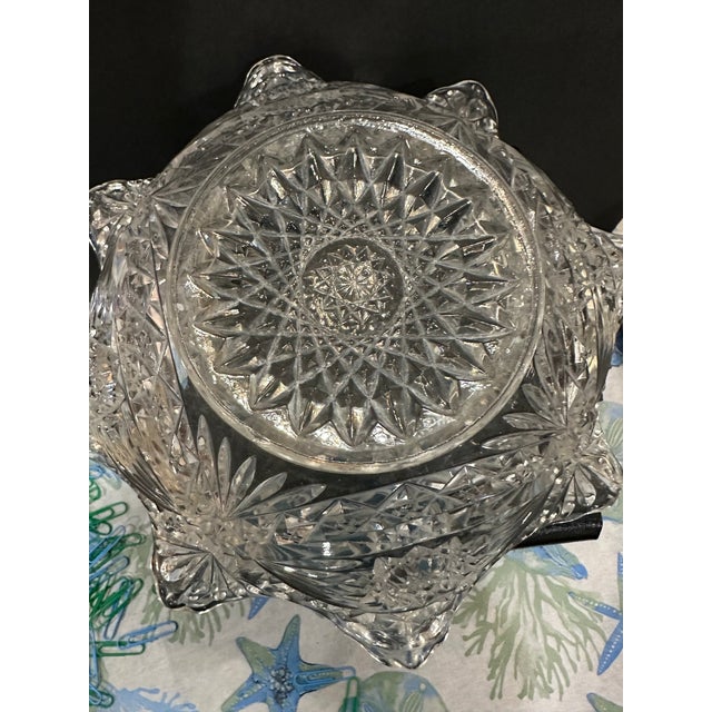 This etched bowl brings a unique flavor to your table! It's a wonderful complement to any food item: green salad, fruits,...
