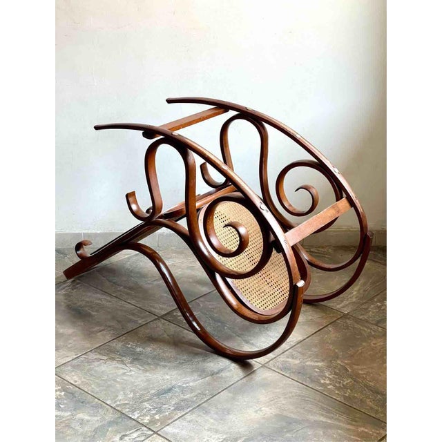 Vintage Rocking Chair in Bent Beech and Vienna Straw in the style of Thonet, 1970s For Sale - Image 12 of 18
