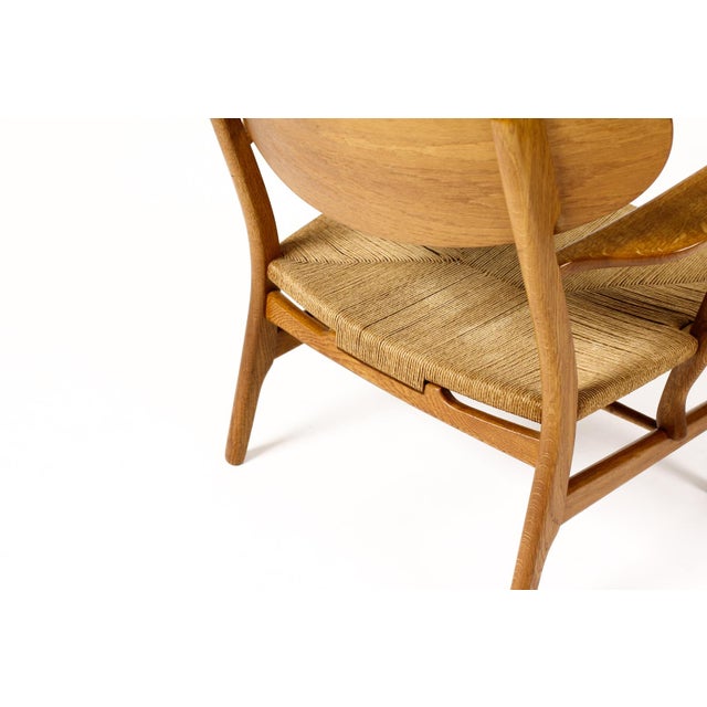 1960s Danish Modern / Mid Century Oak Lounge / Armchair – Attributed to Hans Wegner for Carl Hansen — Model Ch22 For Sale - Image 10 of 12